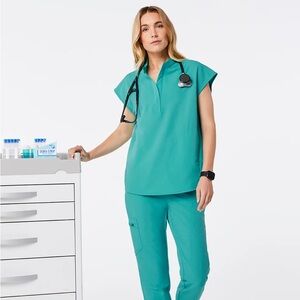 Large figs set with joggers